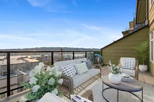 655 W Crockett St, Seattle, WA 98109 - Photo 4