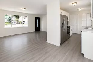 9439 11th Ave SW, Seattle, WA 98106 - Photo 2