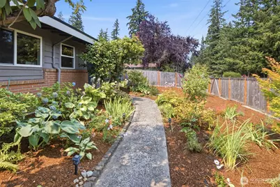 2411 156th Avenue SE, Bellevue, WA 98007 - Photo 4