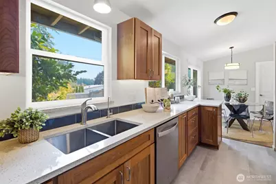 2411 156th Avenue SE, Bellevue, WA 98007 - Photo 18