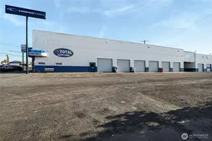 1706 W Broadway Ave, Moses Lake, WA 98837 - Photo 1