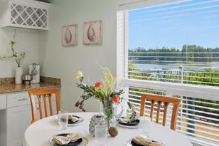 924 Shorewood Dr, Bremerton, WA 98312 - Photo 10