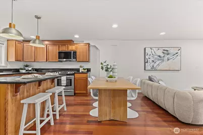 2024 W Bertona Street, Seattle, WA 98199 - Photo 6