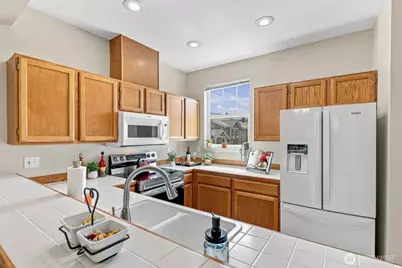 5400 Harbour Pointe Boulevard #E202, Mukilteo, WA 98275 - Photo 14