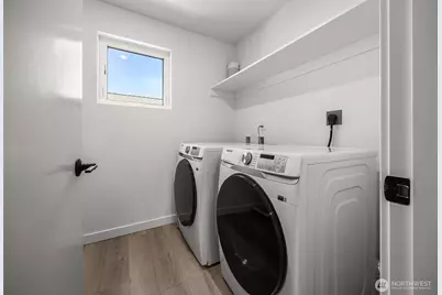 5984 B 26th Avenue SW, Seattle, WA 98106 - Photo 18