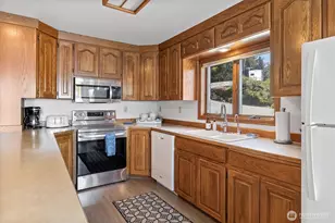 1442 Seacrest Dr, Lummi Island, WA 98262 - Photo 34