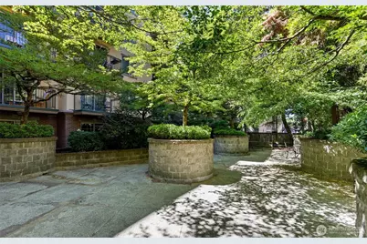 700 E Denny Way #202, Seattle, WA 98122 - Photo 14