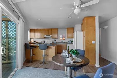 2711 Day Island Boulevard W, University Place, WA 98466 - Photo 14