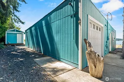 2711 Day Island Boulevard W, University Place, WA 98466 - Photo 2