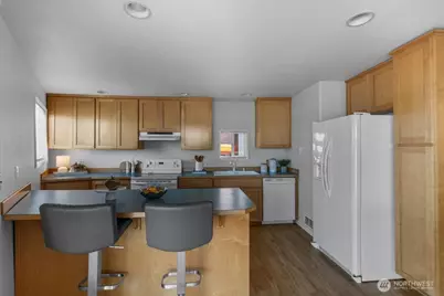 2711 Day Island Boulevard W, University Place, WA 98466 - Photo 18