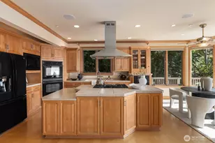 12510 Holmes Point Dr NE, Kirkland, WA 98034 - Photo 16