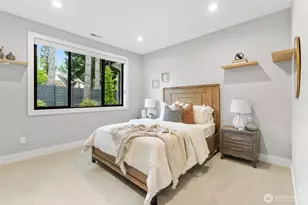 12608 NE 30th St, Bellevue, WA 98005 - Photo 30