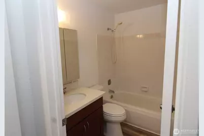 15210 Macadam Road S #D304, Tukwila, WA 98188 - Photo 14