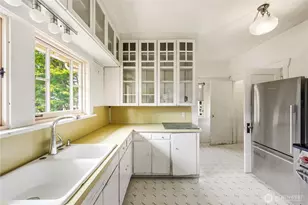 4747 4th Ave NE, Seattle, WA 98105 - Photo 12