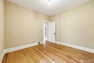 4747 4th Ave NE, Seattle, WA 98105 - Photo 16