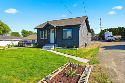 808 Fremont, Selah, WA 98942 - Photo 2