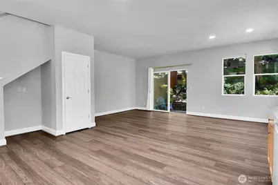 6750 163rd Place SE #B, Bellevue, WA 98006 - Photo 8