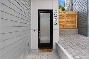 4045 44th Ave SW, Seattle, WA 98116 - Photo 2