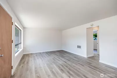 748 S Cloverdale Street #Unit 6, Seattle, WA 98108 - Photo 4