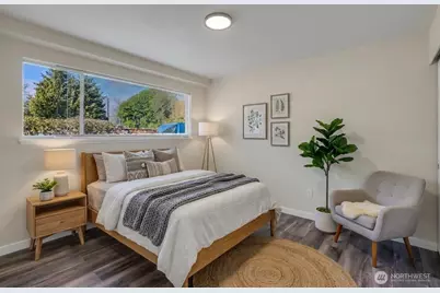 748 S Cloverdale Street #Unit 6, Seattle, WA 98108 - Photo 2
