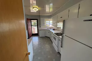10 W Dewberry Ave, Omak, WA 98841 - Photo 2
