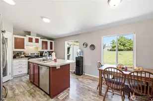 1060 Sidney St, Oak Harbor, WA 98277 - Photo 6