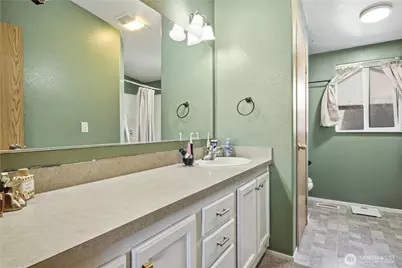 1060 Sidney Street, Oak Harbor, WA 98277 - Photo 16