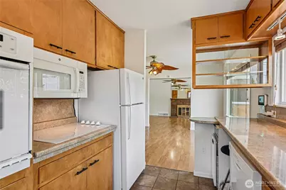5017 SW Grayson Street, Seattle, WA 98116 - Photo 10