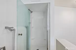 5017 SW Grayson St, Seattle, WA 98116 - Photo 16