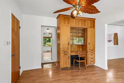 5017 SW Grayson Street, Seattle, WA 98116 - Photo 8