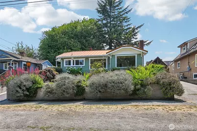 5017 SW Grayson Street, Seattle, WA 98116 - Photo 2