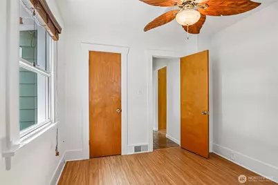 5017 SW Grayson Street, Seattle, WA 98116 - Photo 18