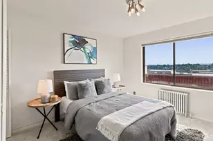 2450 Dexter Ave N, Seattle, WA 98109 - Photo 20