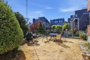 2450 Dexter Ave N, Seattle, WA 98109 - Photo 22