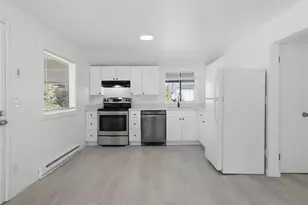 2719 S 125th St, Seattle, WA 98168 - Photo 6