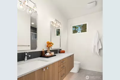 10835 11th Avenue NE, Seattle, WA 98125 - Photo 14