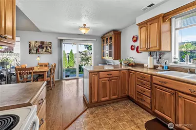 2443 Hickory Avenue, Longview, WA 98632 - Photo 12