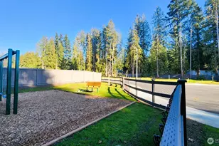 19213 Meridian Dr SE, Bothell, WA 98012 - Photo 36
