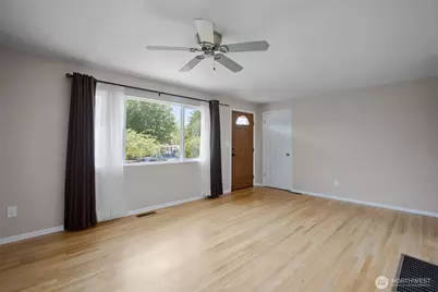 738 Wallin Street, Bremerton, WA 98310 - Photo 4