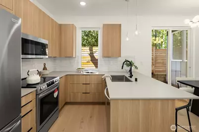 7330 25th Avenue NW, Seattle, WA 98117 - Photo 8