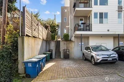 712 W Bertona Street #a, Seattle, WA 98119 - Photo 24