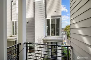 712 W Bertona St, Seattle, WA 98119 - Photo 14