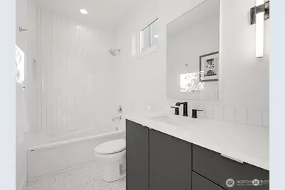 762 N 65th Street #B, Seattle, WA 98103 - Photo 18