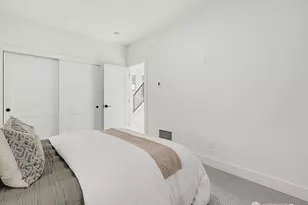 762 N 65th St, Seattle, WA 98103 - Photo 16