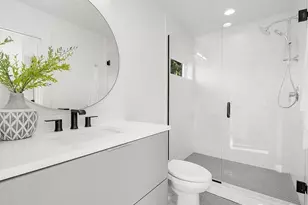 762 N 65th St, Seattle, WA 98103 - Photo 14