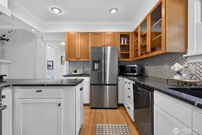 3806 E Galer Street, Seattle, WA 98112 - Photo 10