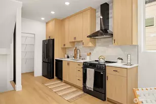 1504 N 100th St, Seattle, WA 98133 - Photo 6