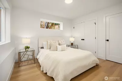 1504 N 100th Street, Seattle, WA 98133 - Photo 2