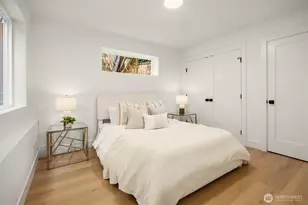 1504 N 100th St, Seattle, WA 98133 - Photo 2