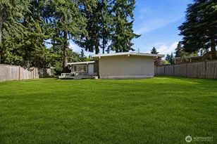 12039 SE 42nd St, Bellevue, WA 98006 - Photo 24
